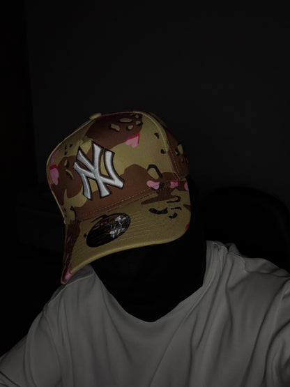 NY YANKEES CAMO HEARTS NEW ERA
